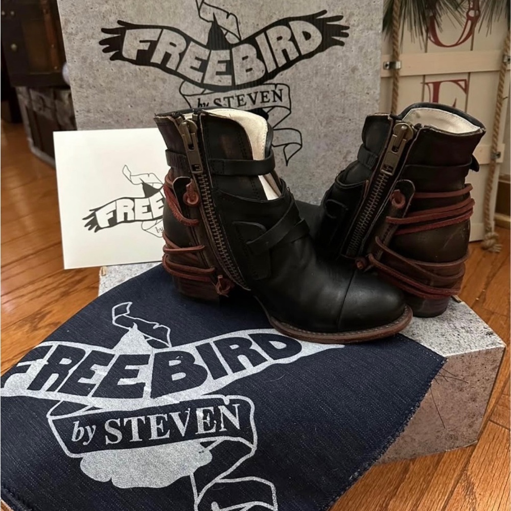 Freebird by Steven Black and Brown Leather Boots